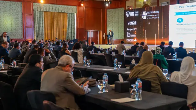 مشاركون في فعالية مهنية شاركت فيها Raqmana